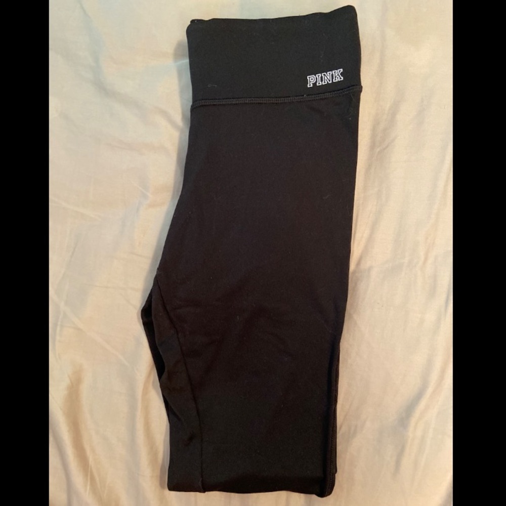 Black athletic leggings